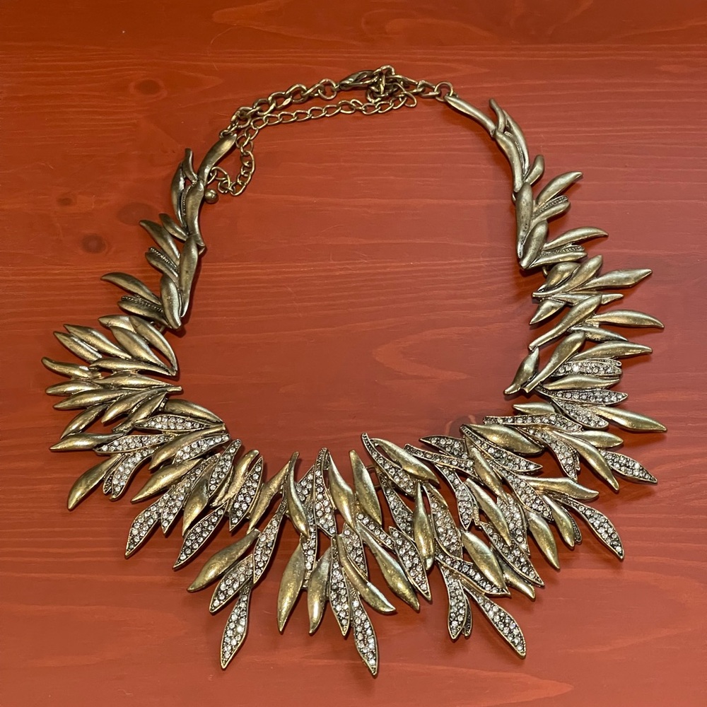 Metal necklace